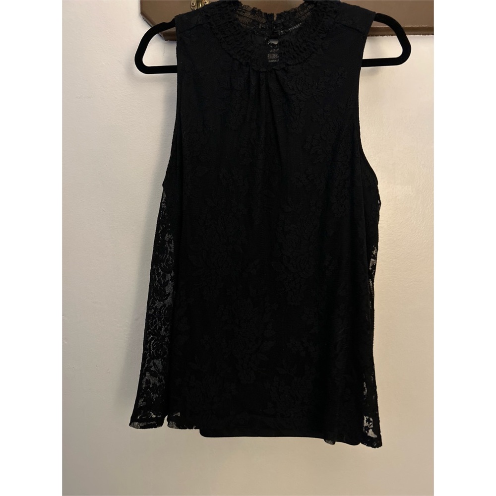 TORRID LACE FLORAL OVERLAY TOP